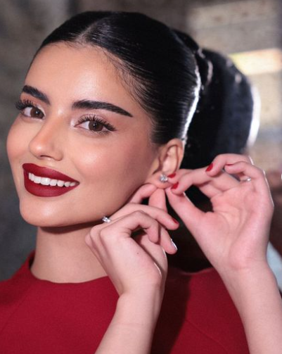 احدث اطلالة وعد التركي بالاحمر