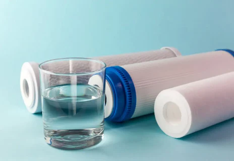 دليلك لاختيار أفضل فلتر مياه منزلي للحفاظ على صحة عائلتك