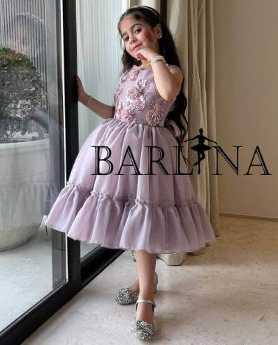 فستان موف بناتي أنيق بصدرية مطرزة يتوفر من عمر سنه الى 12 سنه مع كود خصم بارلينا