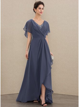 وهذا النوع او النمط من فساتين الشيفون ( chiffon dress ) يكون خفيفاً ناعماً  ورقيقاً ، حيث خامة القماش من الشيفون تكون خفيفة شفافة، أنيق عند الحركة، يمكن أن يكون مصممًا بزينات بسيطة ، وهو مناسب للحفلات البسيطة والأكثر عفوية.
