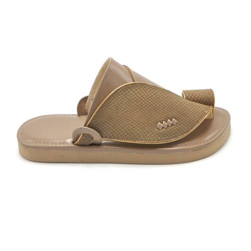 حذاء مميز عصري ذو صيحة أنيقة لإطلالة جريئة مع هذا الحذاء العصري المميز